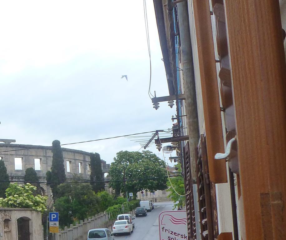 E&E Apartment Arena With Free Private Parking Pula Exterior foto